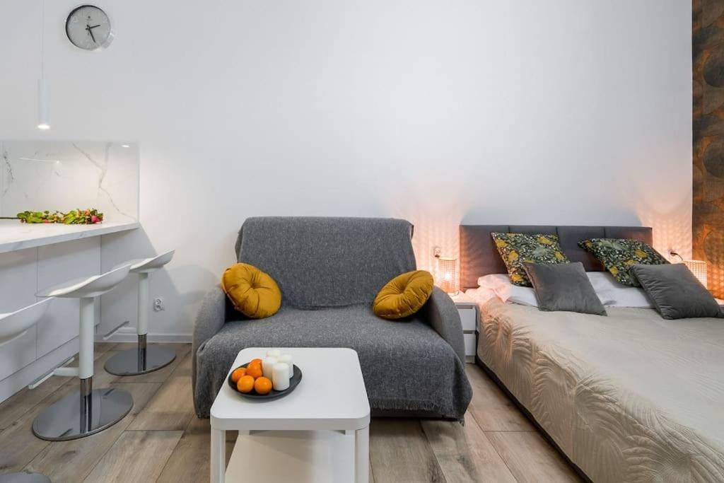 Charming Apartment In Calm And Central Area Kraków Exteriör bild